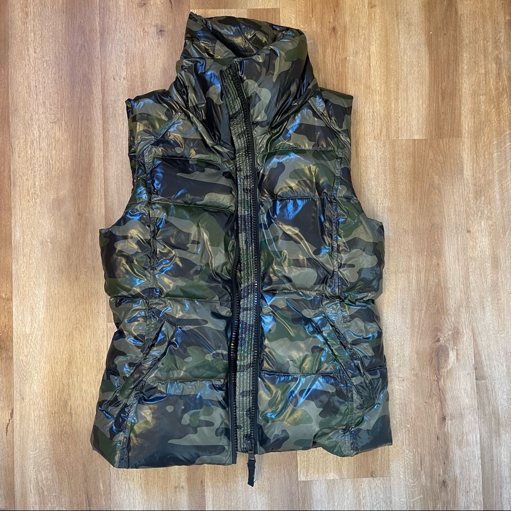 S13 Down Women’s Vest Size Medium